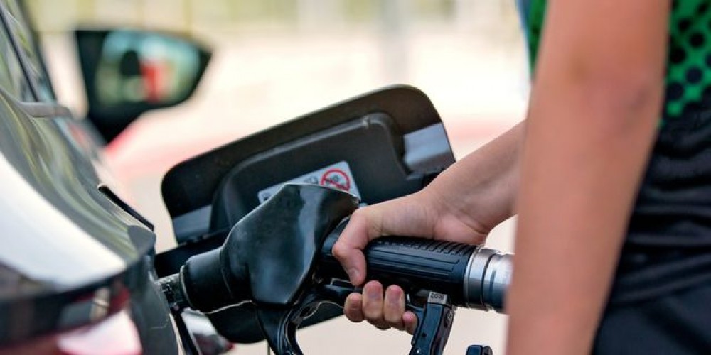 ULTIMA ORĂ // Benzina și motorina continuă să se ieftinească